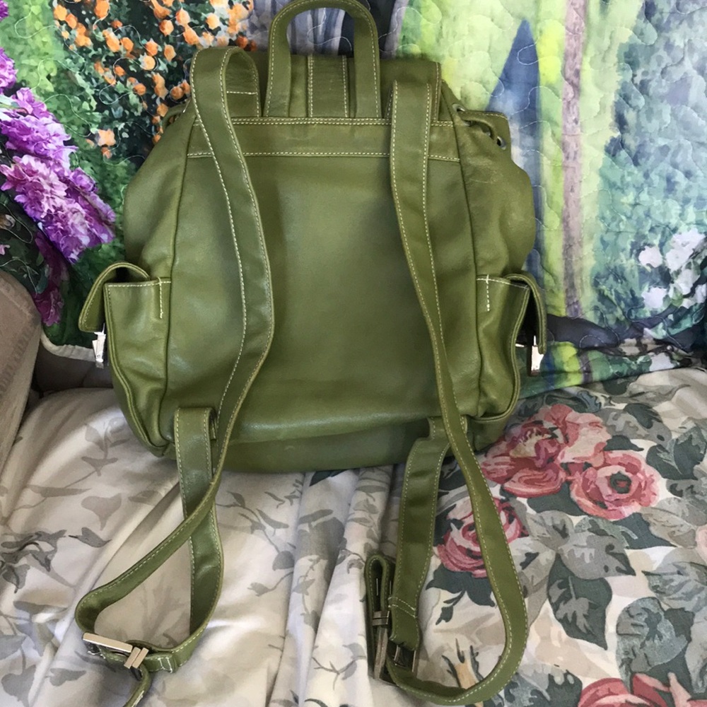 Backpack - Picture 2 of 4